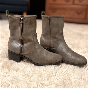 Clarks Taupe/Grey/Metallic Tumbled Leather Boots